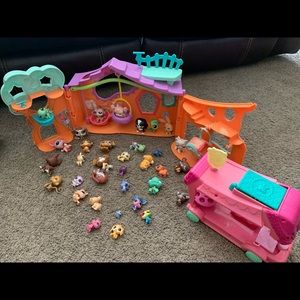 Littlest Pet shop orange club tree house, car and 34 pets